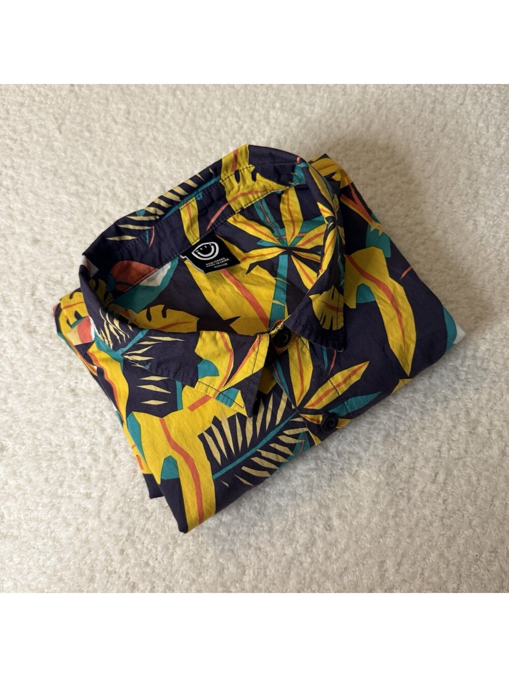 Neff Men’s Medium Toucan Tropical Hawaiian Shirt Navy Multicolor Button Up